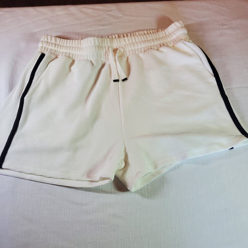 Gameday Couture Womens Shorts Size XL White Athletic Lounge Casual Gym Activewea